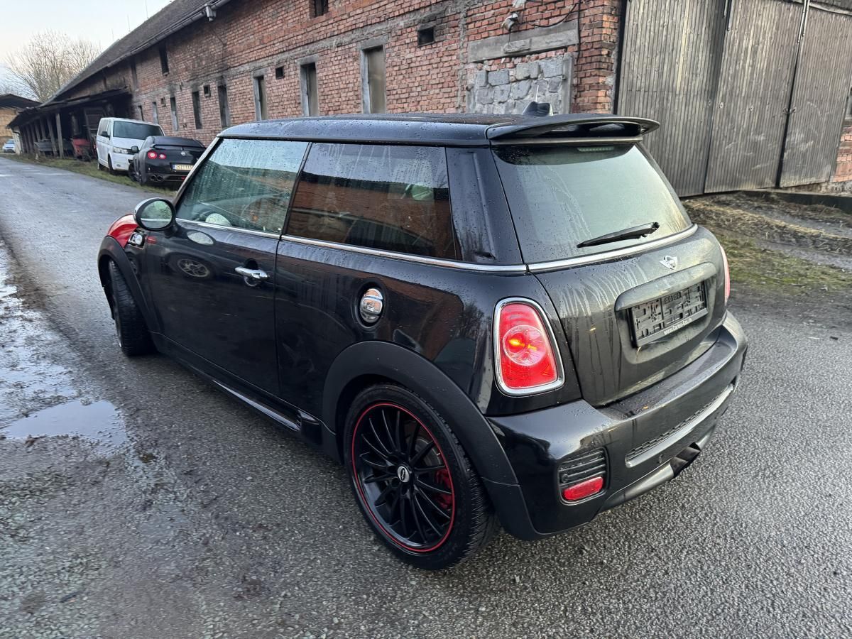 Mini Cooper S, 1.6 JCW 155 kw SERVISKA - fotka 5