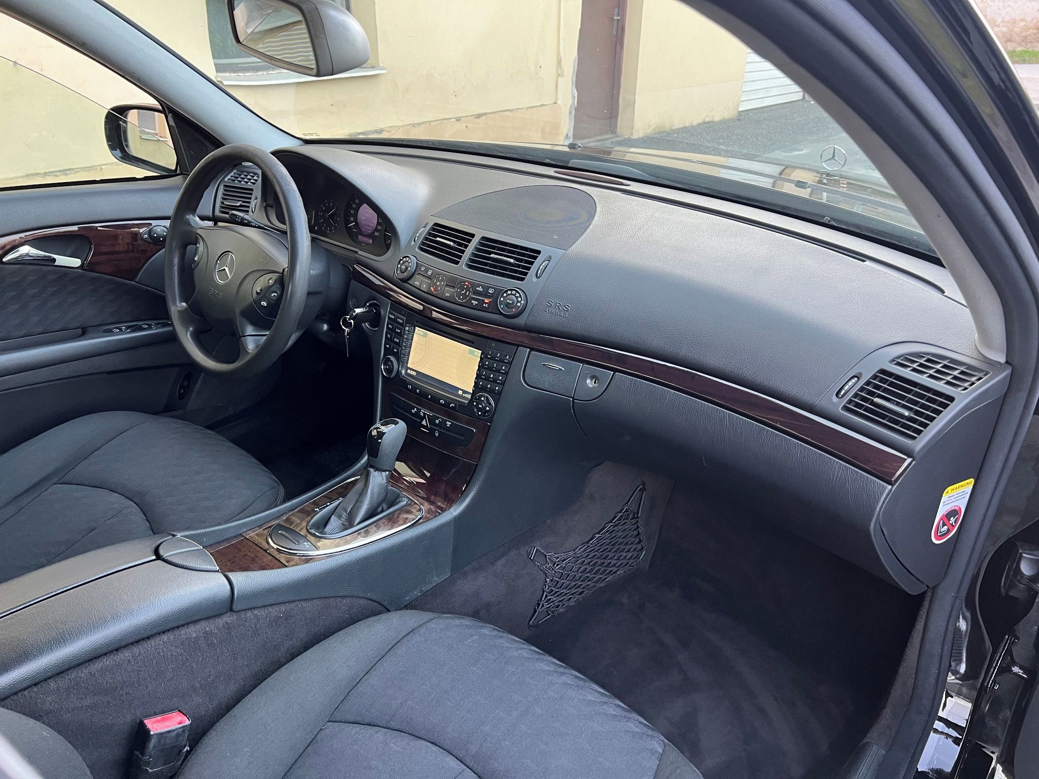 Mercedes-Benz Třídy E, 320CDi 165kW.Navi. - fotka 4