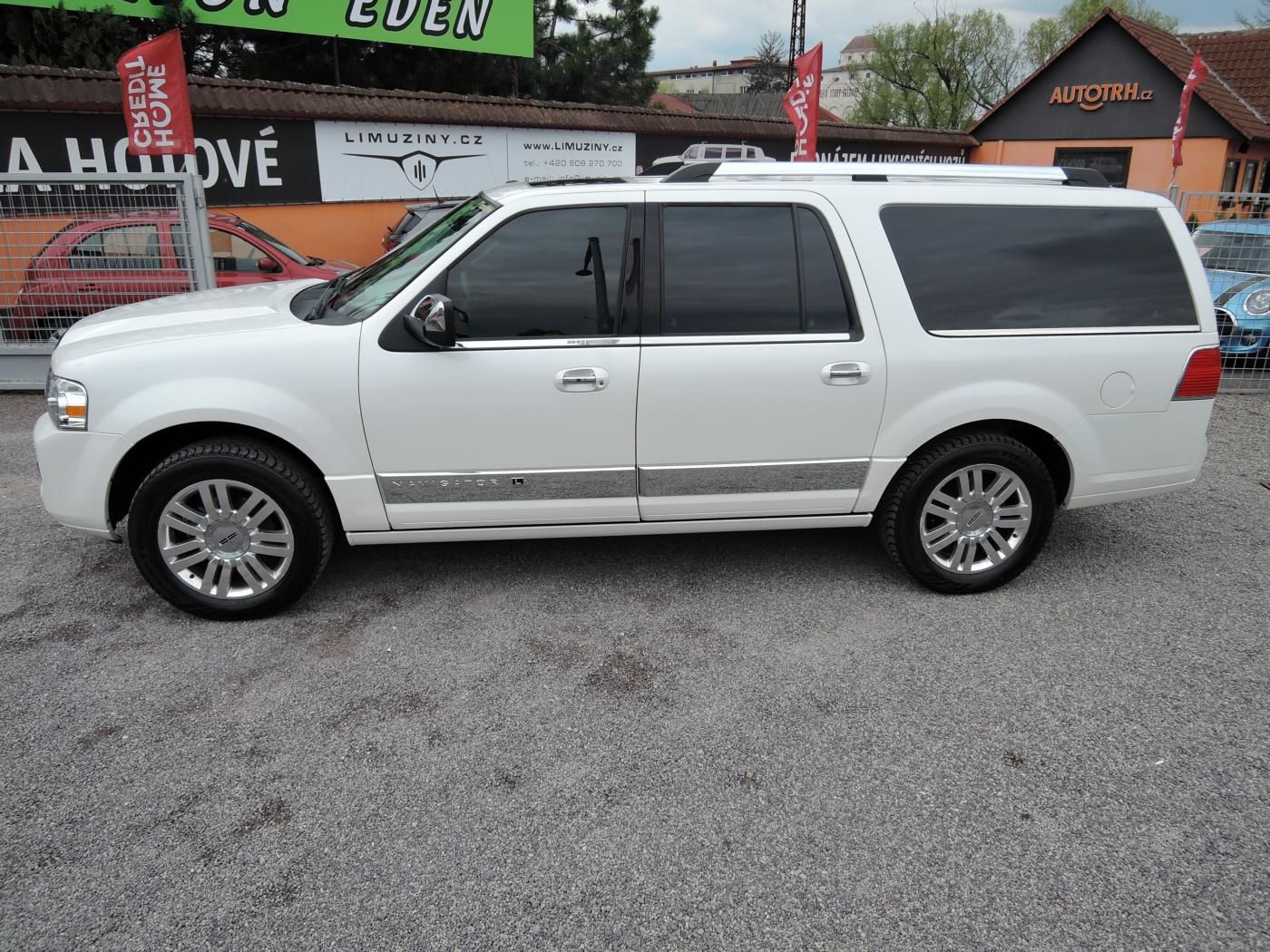 Lincoln Navigator, 5,4 i V8 24V Aut 4x4 LPG  Long - fotka 6