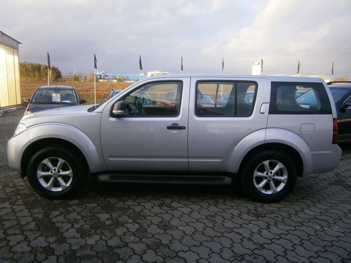 Nissan Pathfinder, 2.5DCi 140kw,4x4,serviska - fotka 4