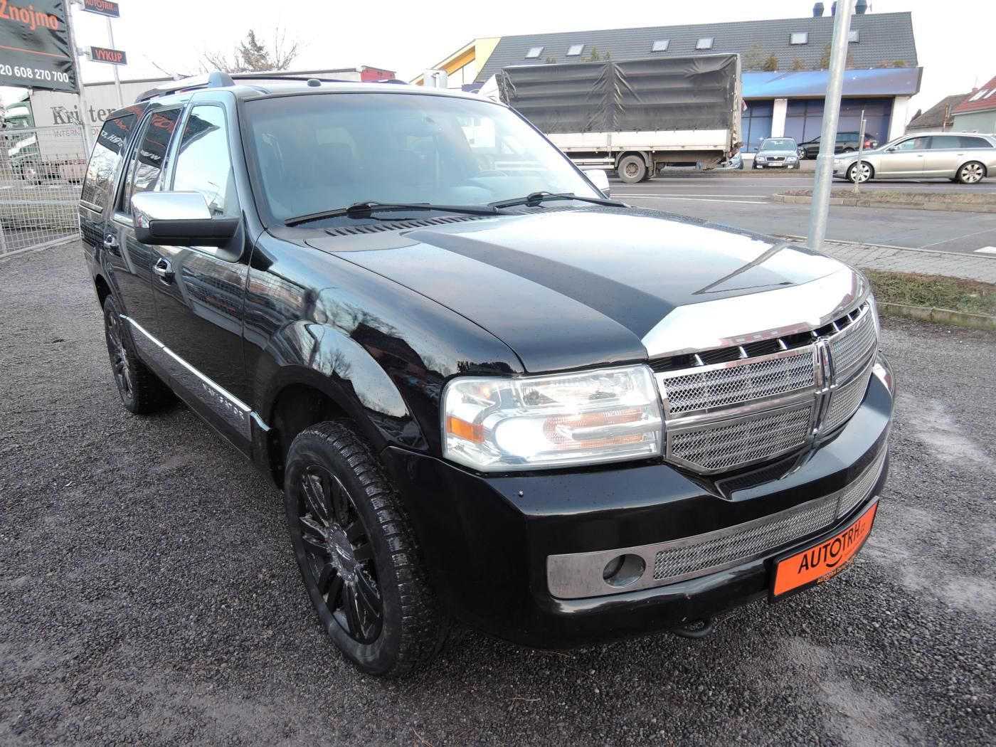 Lincoln Navigator, 5,4 i V8 24V Aut. LPG 7.míst - fotka 2