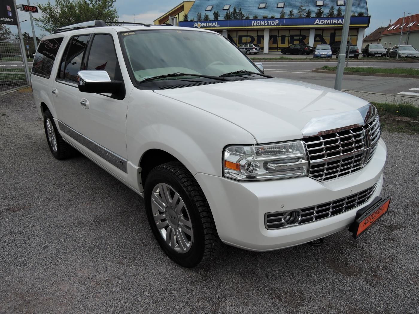 Lincoln Navigator, 5,4 i V8 24V Aut 4x4 LPG  Long - fotka 2