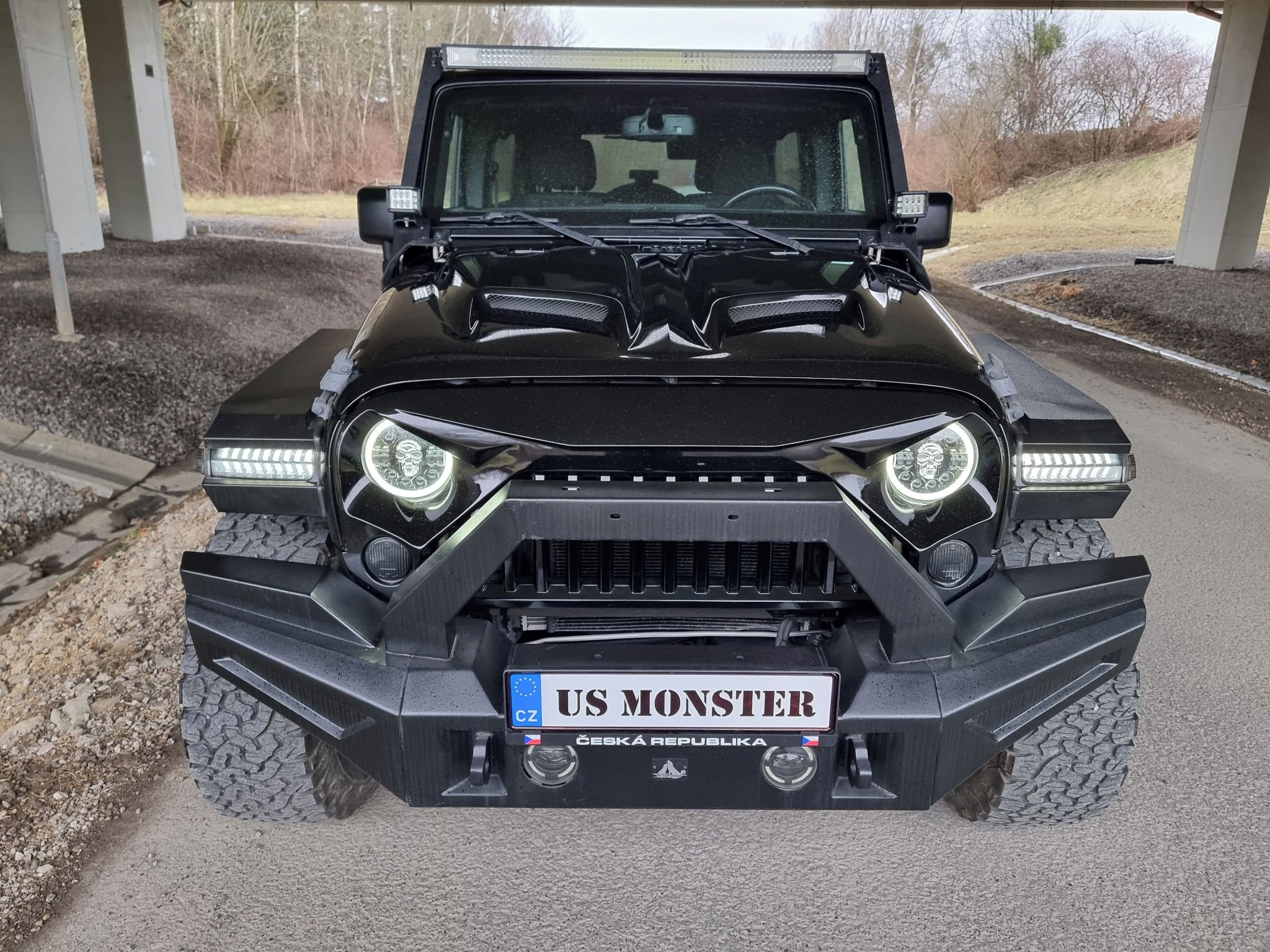 Jeep Wrangler, 3,6L V6  MANUÁL CUSTOM BLACK - fotka 2