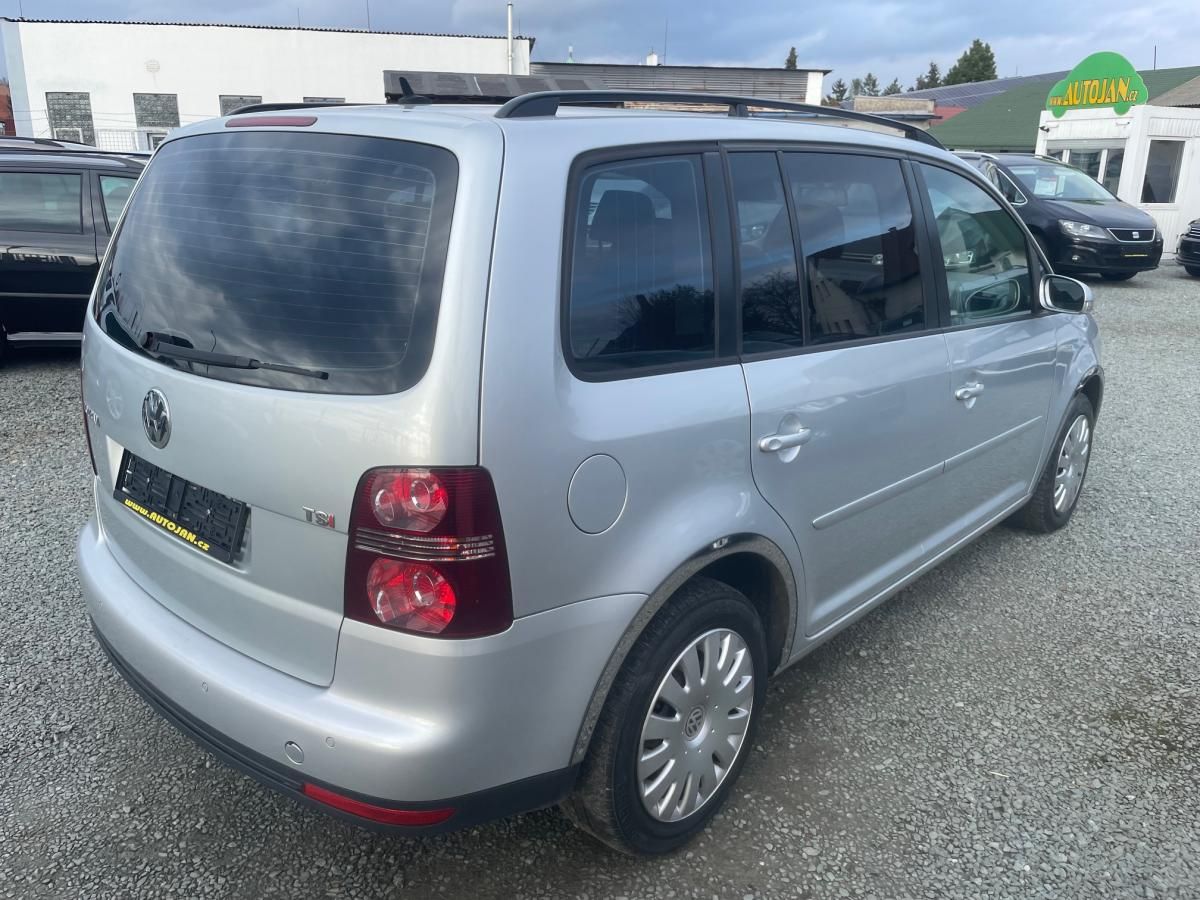 Volkswagen Touran, 1.4 TSI 7 MÍST - fotka 4