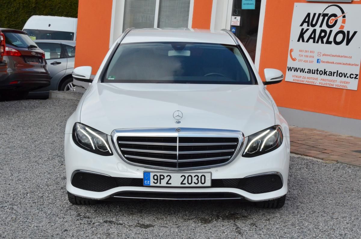 Mercedes-Benz Třídy E, E 220d 143kW AT /LED/ NEZ.TOP. - fotka 2