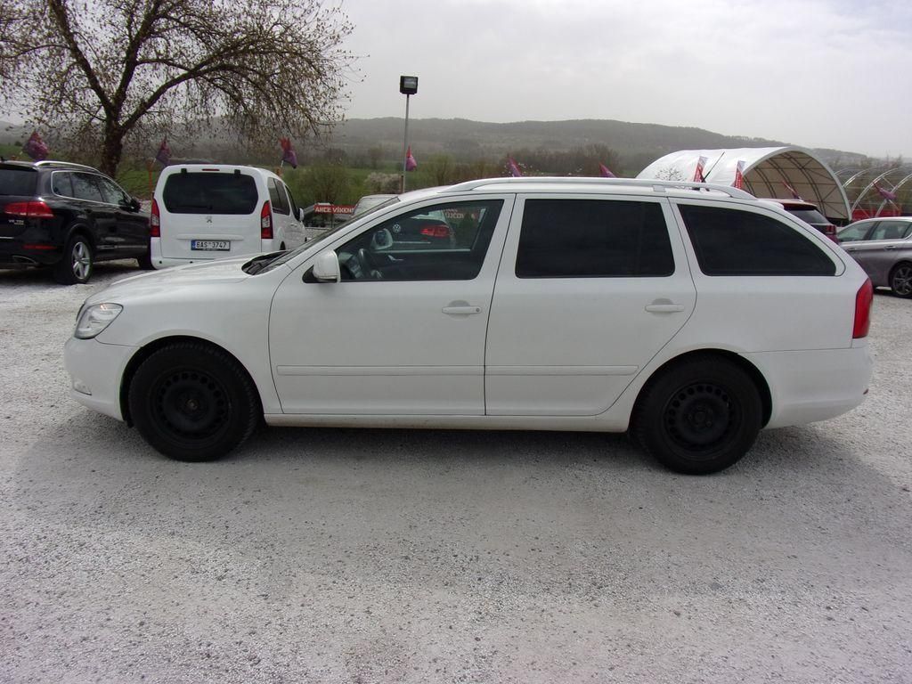 Škoda Octavia, 1.6 TDI CR DPF Active Combi - fotka 4