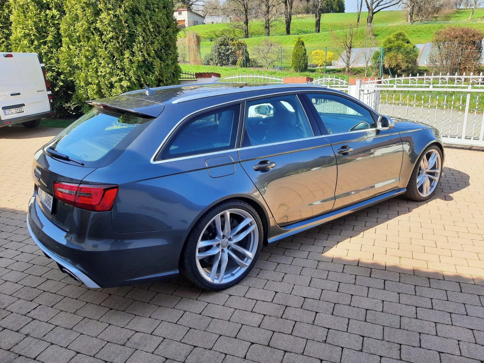Audi RS6, CERAMIC, B&O, HUD, SOFT CLOSE - fotka 5