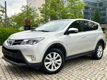 Toyota Rav4, 2.2D 4x4 110kW 1MAJ VÝHŘEV KAM