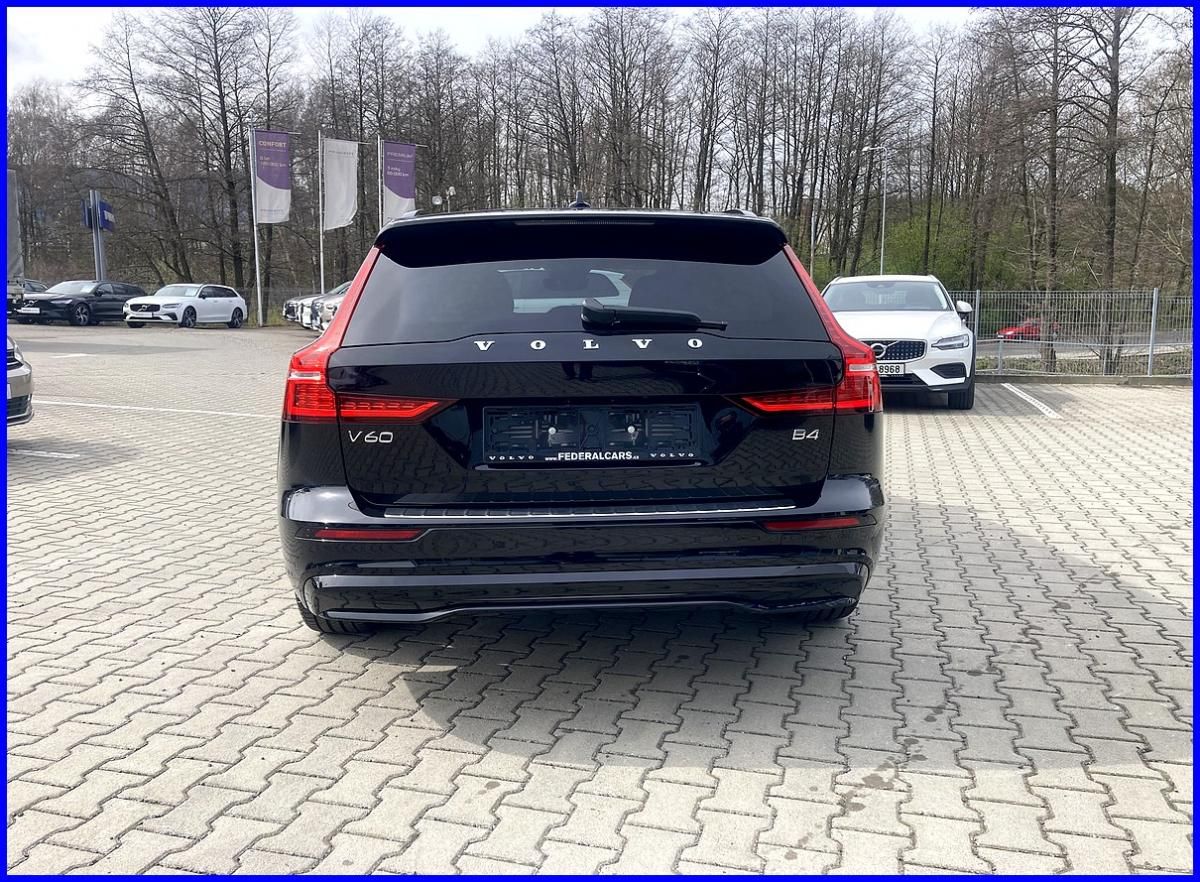 Volvo V60, B4 FWD edice DARK 210Ps - fotka 4