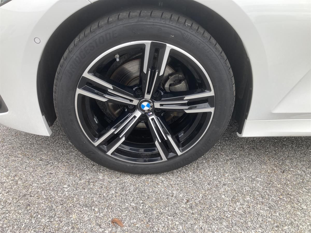 BMW Řada 3, 320d xDrive Touring - fotka 4