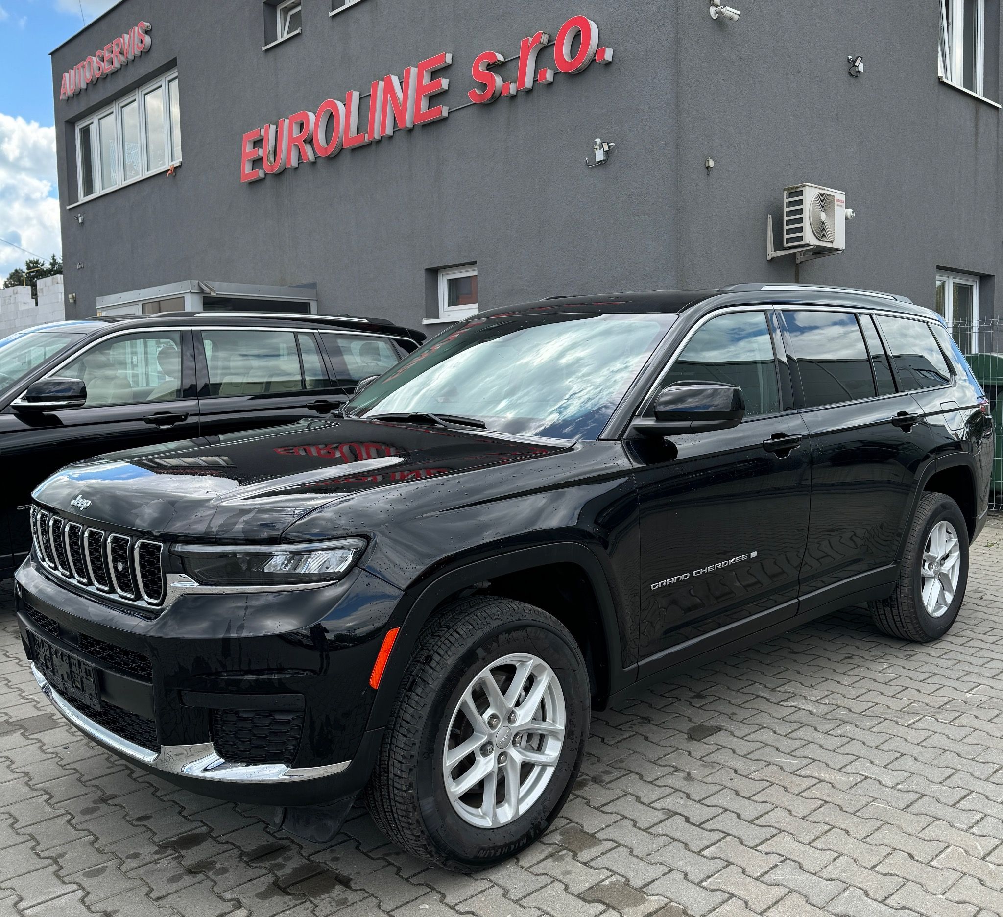 Jeep Grand Cherokee, 3.6 Laredo, 2022 - fotka 4