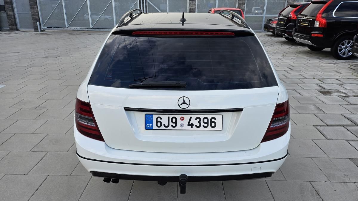 Mercedes-Benz Třídy C, 2.2CDi AUT AVANDGARDE - fotka 6