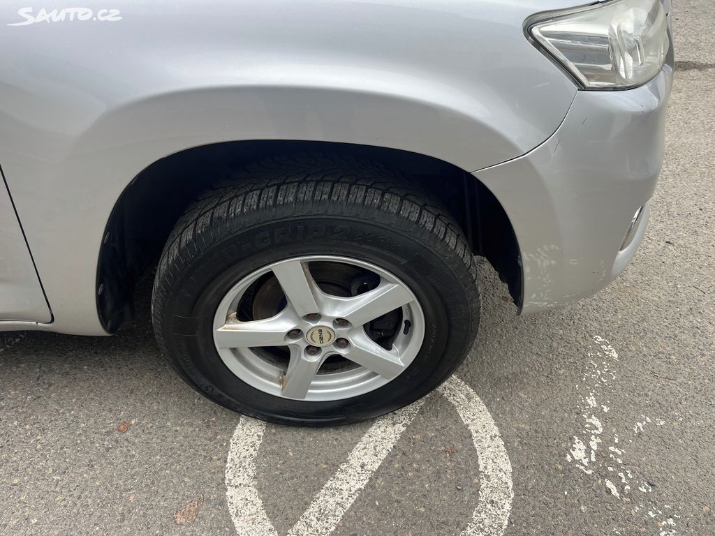 Toyota Rav4, fotka 6