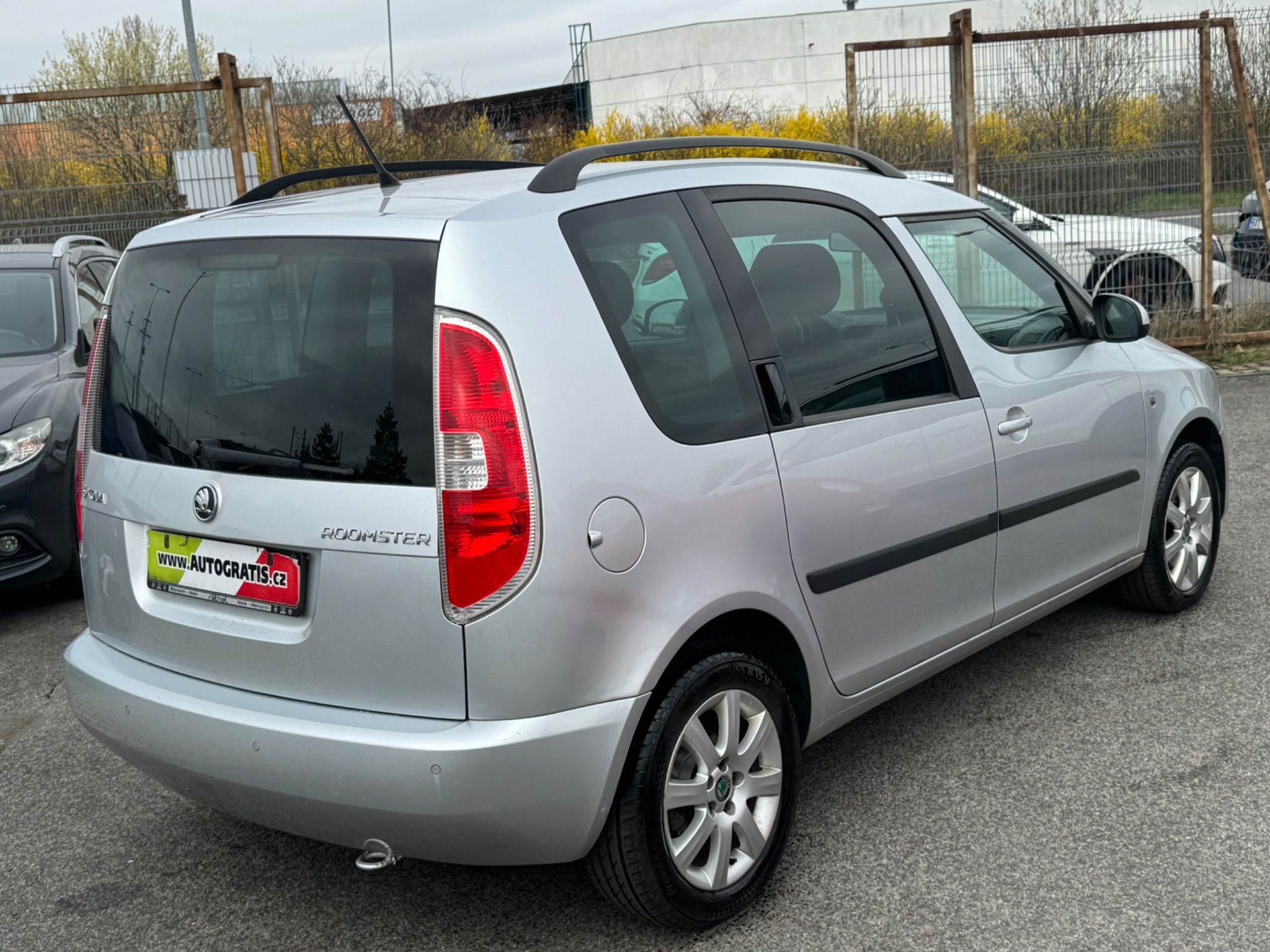 Škoda Roomster, 1.6TDI-77-KLIMATR.PDC.VYHŘ.SED - fotka 4