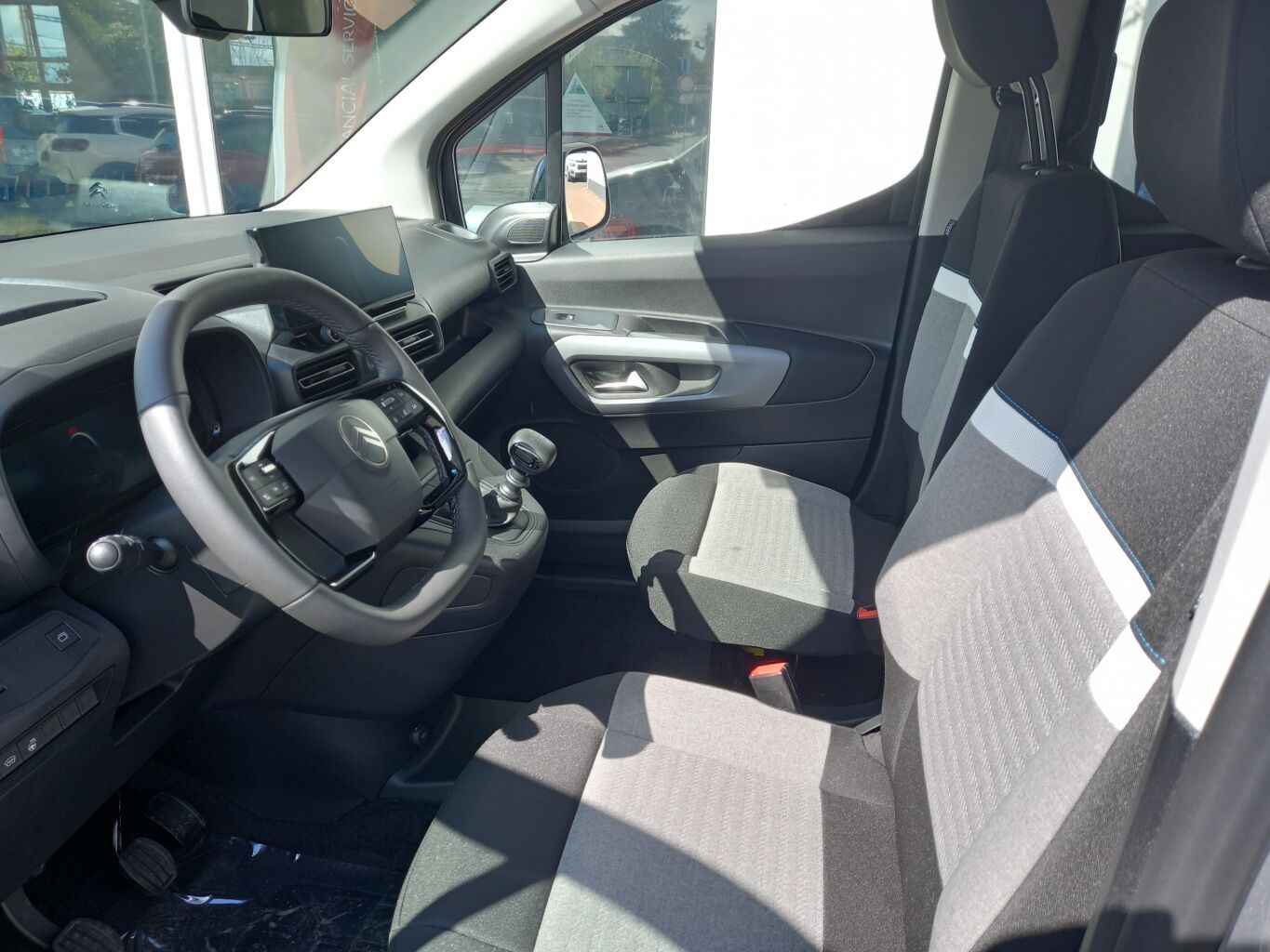 Citroën Berlingo, BERLINGO MAX1.5 BlueHDi 130 S& - fotka 4