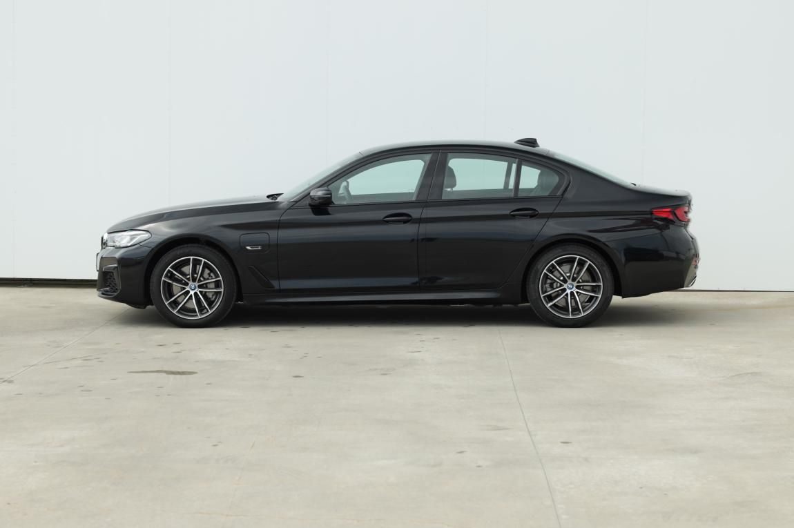 BMW Řada 5, 530e xDrive Sedan - fotka 3