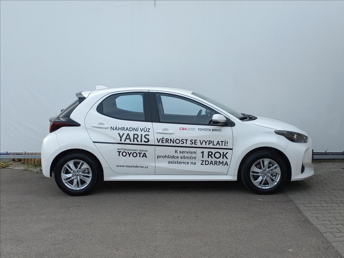 Toyota Yaris, 1,5 Hybrid e-CVT 116k  Comfort - fotka 2