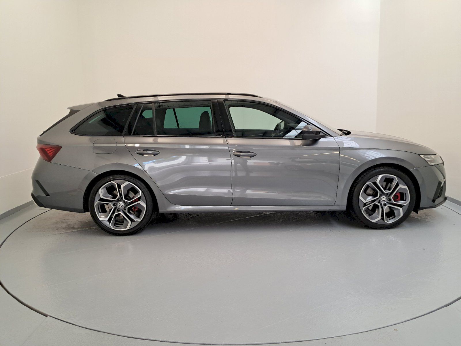 Škoda Octavia, COMBI RS, 2.0TSI/ 180kW, 7DSG - fotka 6