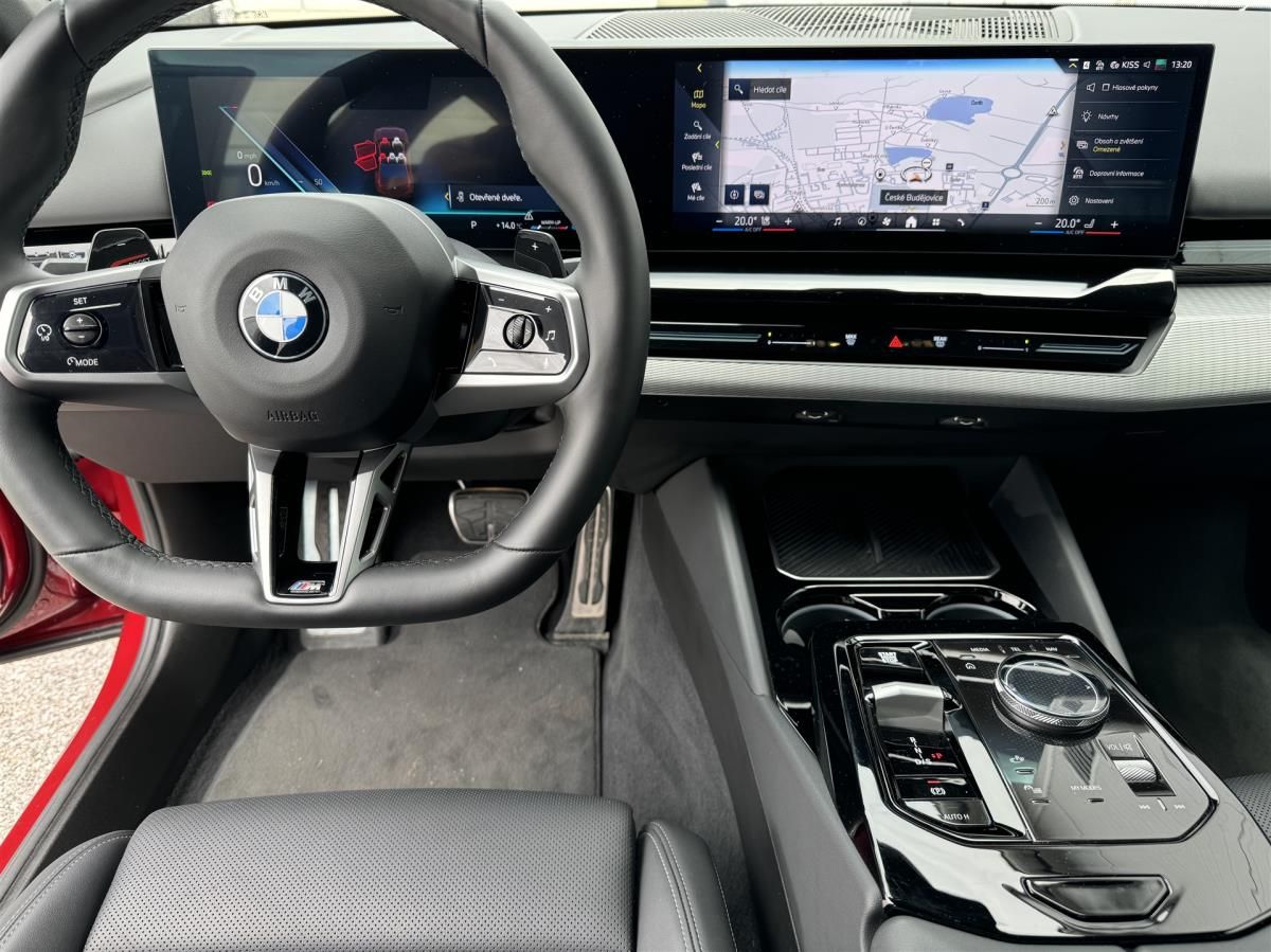BMW Řada 5, 520d xDrive Sedan - fotka 6