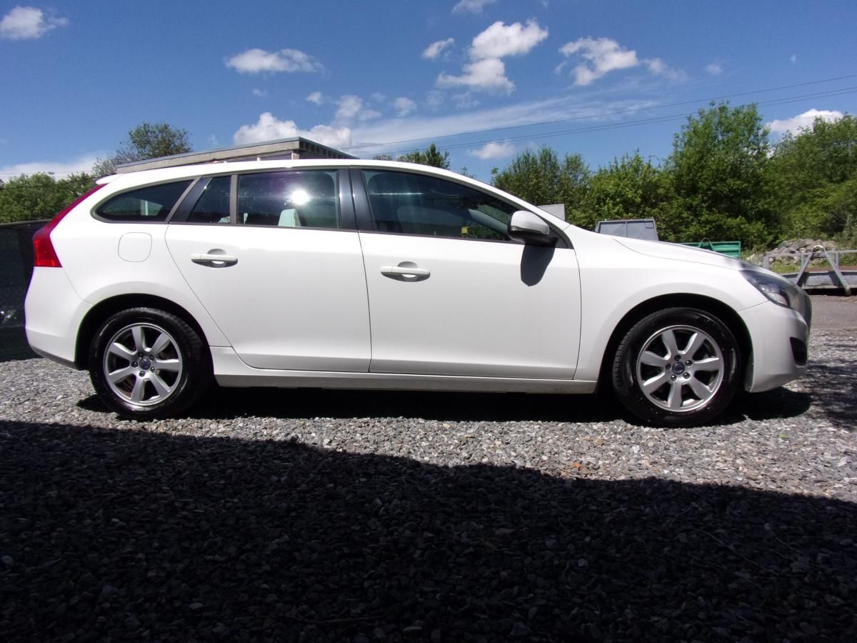 Volvo V60, 1.6 D2 84kW@AUTOMAT@PĚKNÝ VŮZ@ - fotka 4