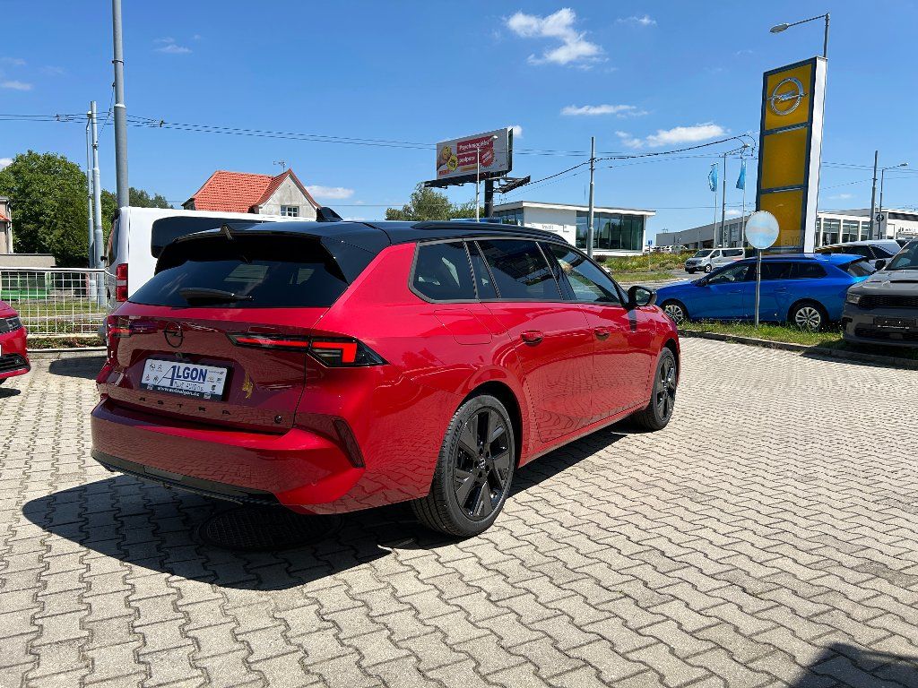Opel Astra, SportsTourer Electric GS 156k - fotka 4