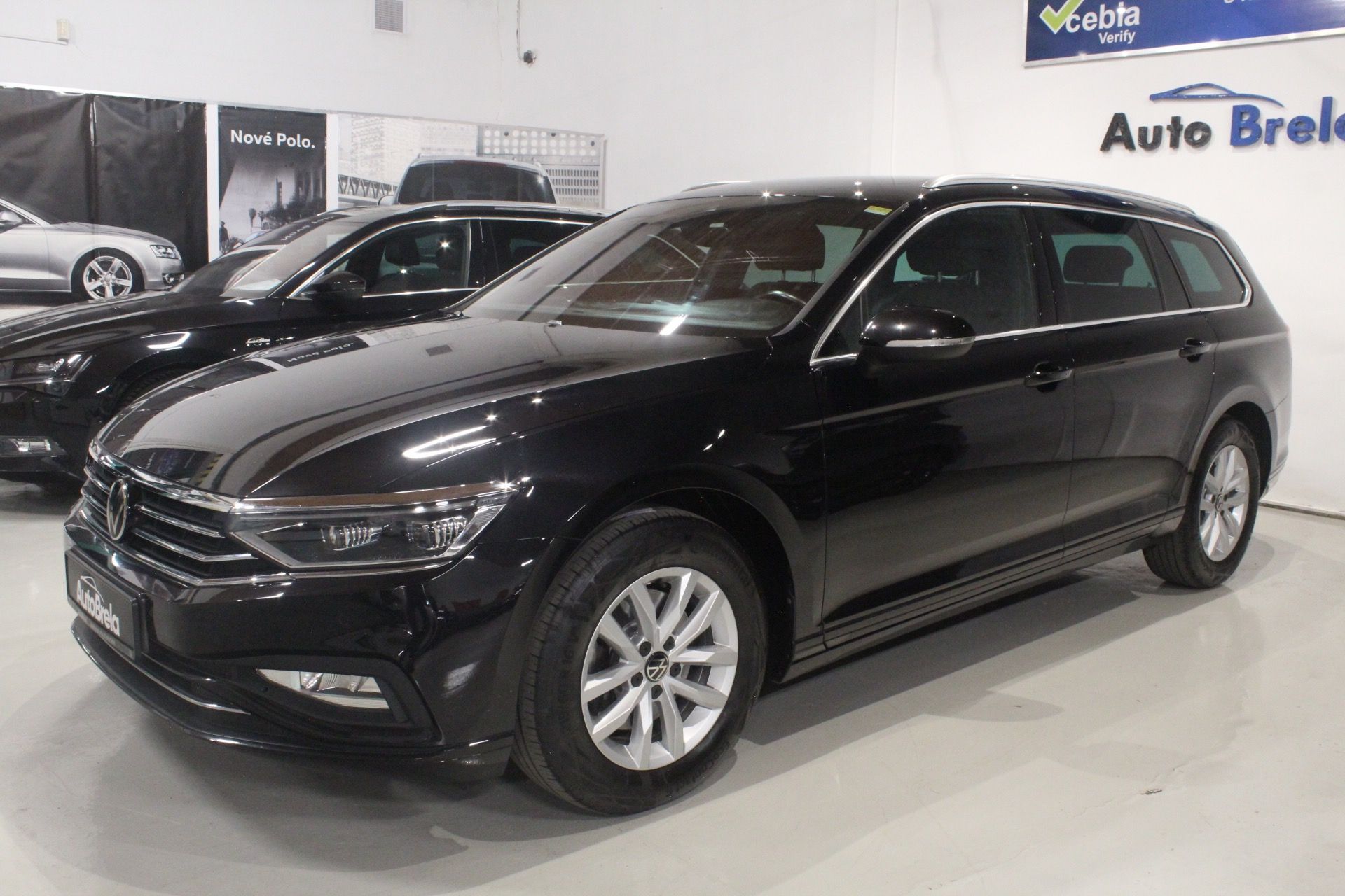 Volkswagen Passat, 2.0TDI DSG Display Navi - fotka 6