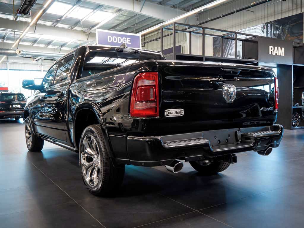 Dodge Ram, 5.7 Longhorn V8 Rambox 22Alu - fotka 3