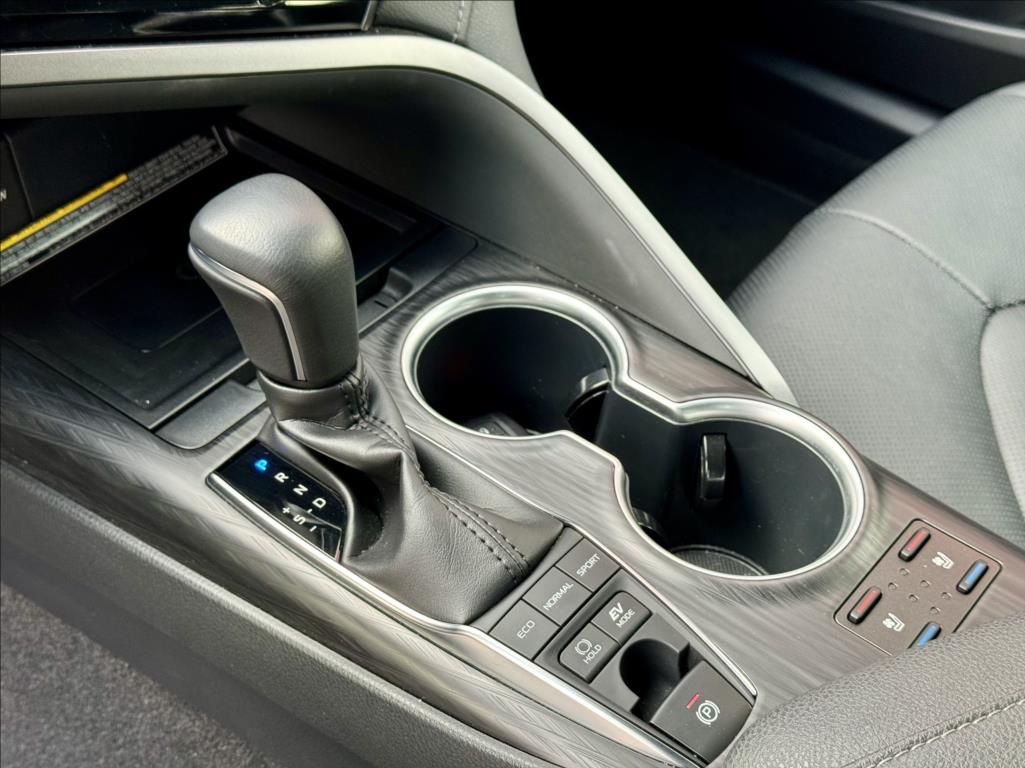 Toyota Camry, 2,5 Hybrid Executive VIP - fotka 4