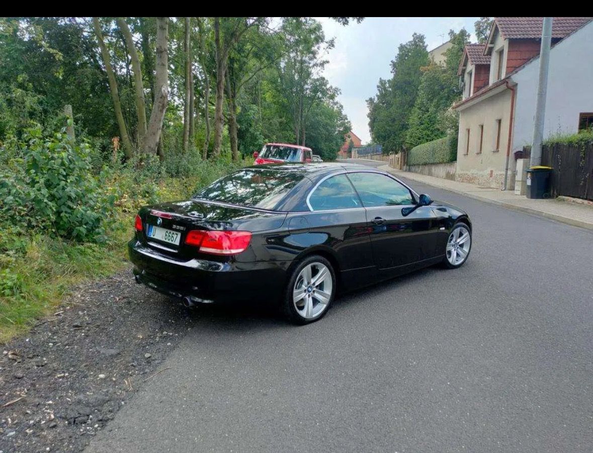 BMW Řada 3, 335i  cabrio - fotka 2