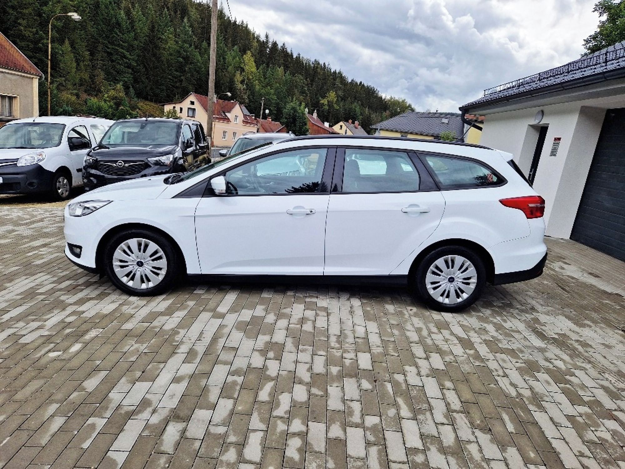 Ford Focus, 1.5 TDCi (88 kW), 107 tis. km - fotka 5