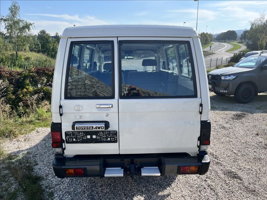 Toyota Land Cruiser, GRJ78 MY24  4,0 V6 5M/T Standa - fotka 6