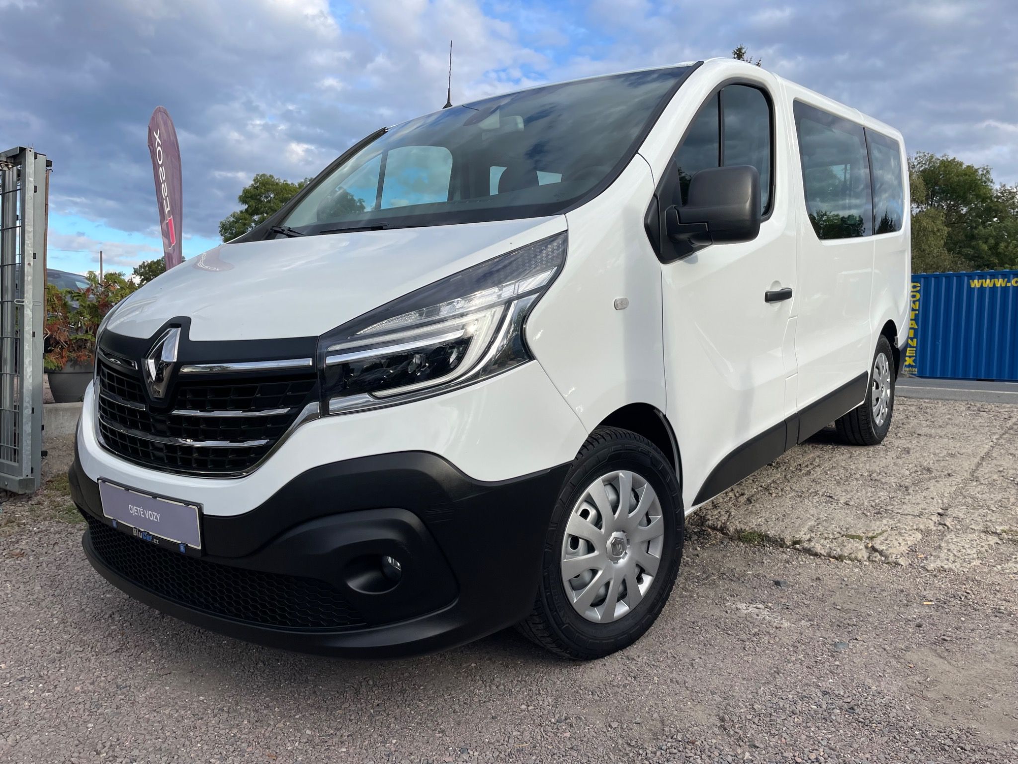 Renault Trafic, 2.0dCi120k ČR 6.míst DPH tažné - fotka 6