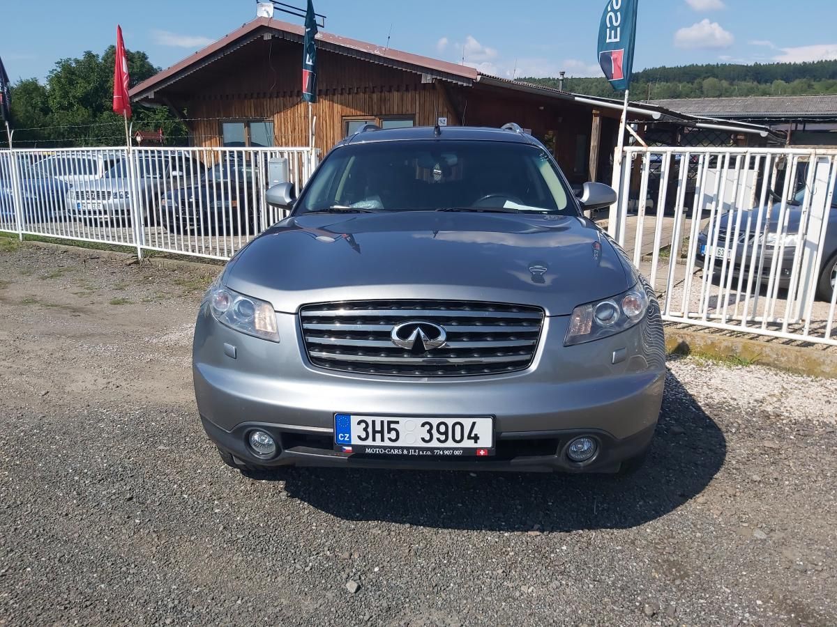 Infiniti FX45, 4,5   232KW V8 - fotka 3