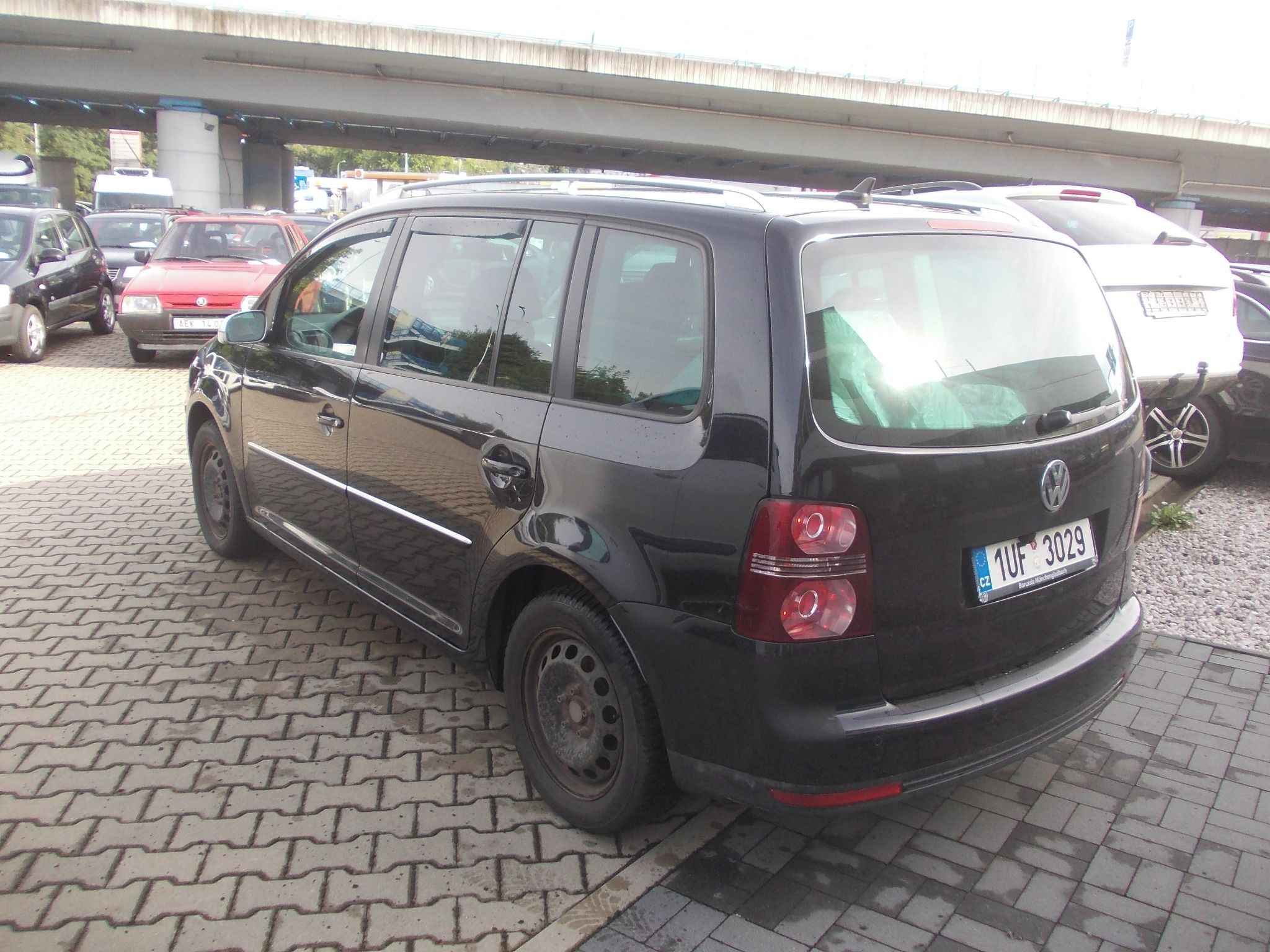 Volkswagen Touran, 2.0TDI 125KW NAVI - fotka 4