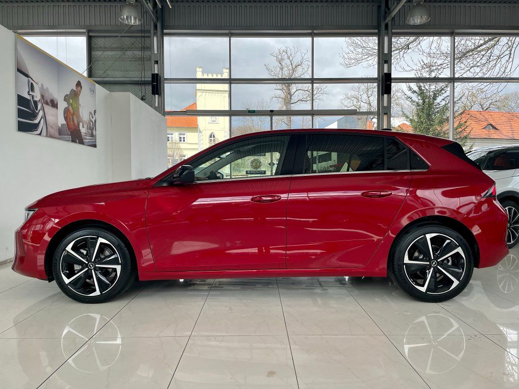 Opel Astra, Elegance 1,2Turbo AT8 - fotka 2