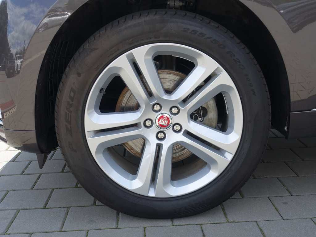 Jaguar F-Pace, 2,0 R-Dynamic SE D200 4x4 - fotka 2