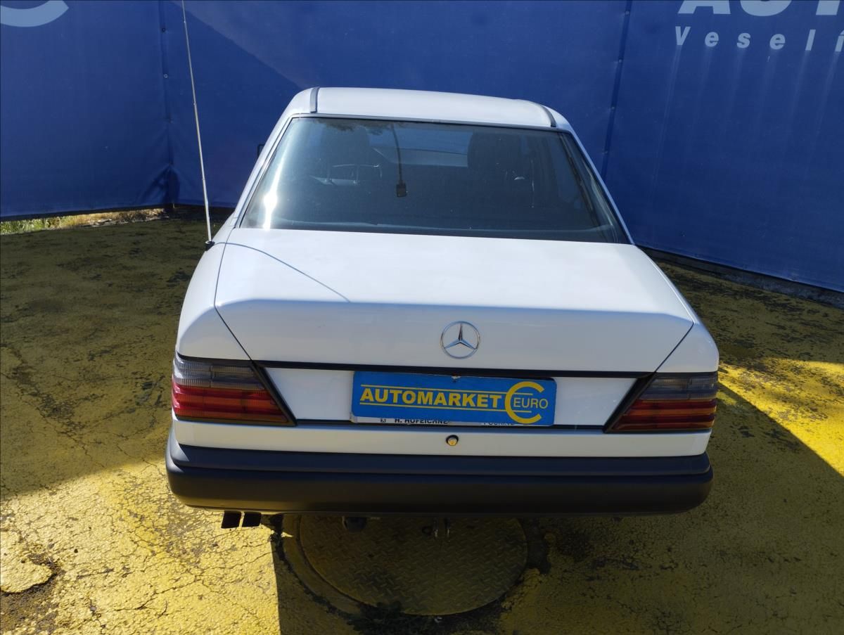 Mercedes-Benz 124, 2,6 i 118 KW - fotka 5
