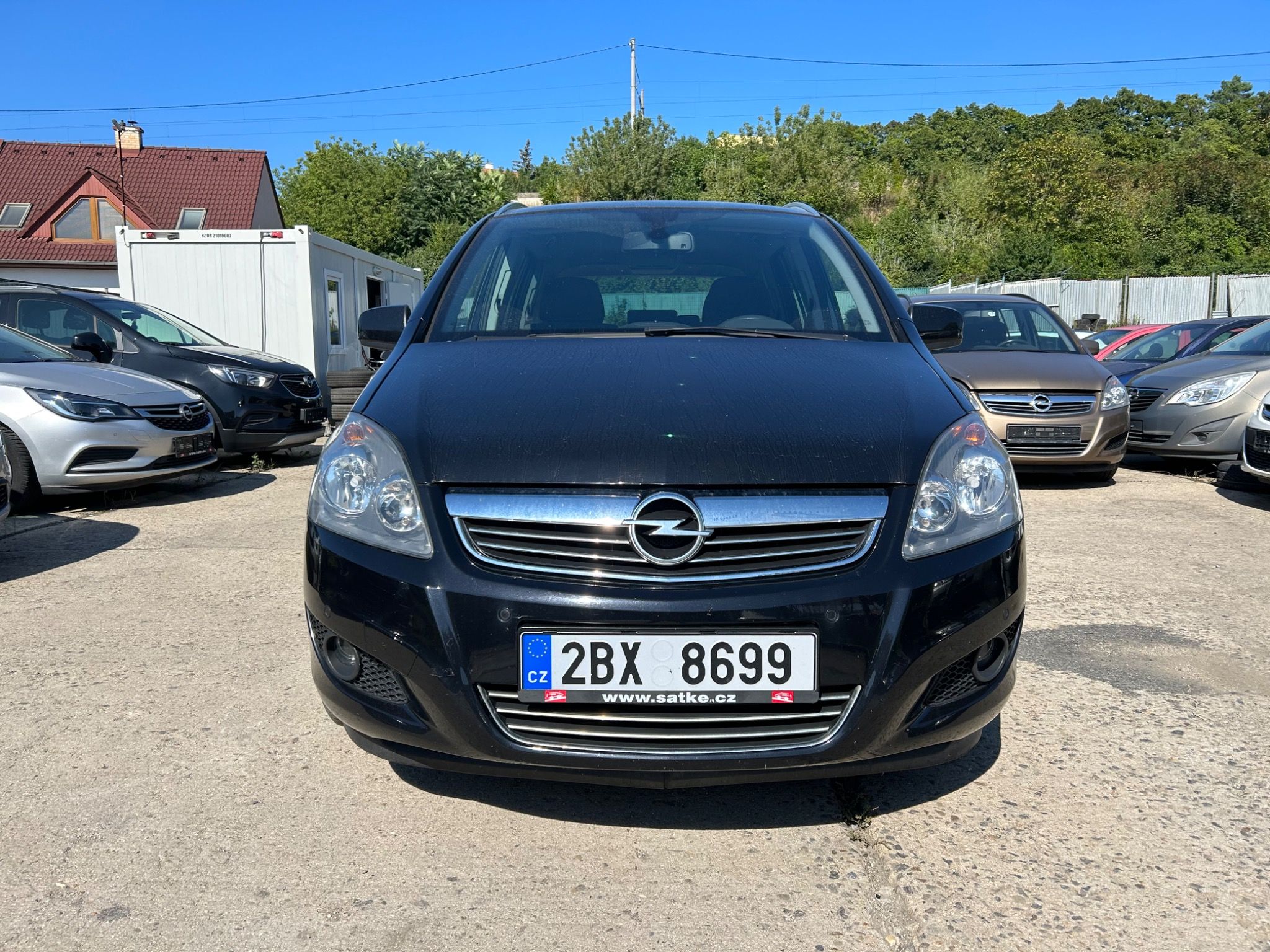 Opel Zafira, 1,8 16V, SPORT, 7míst, tažné - fotka 2