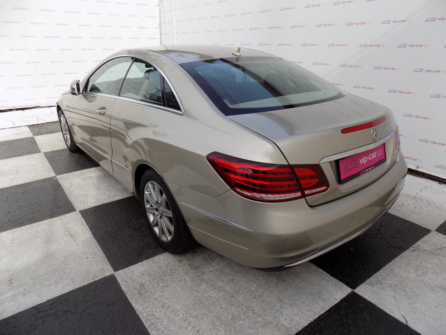Mercedes-Benz Třídy E, 220d Coupé/Full-Led/NAVI/ - fotka 3