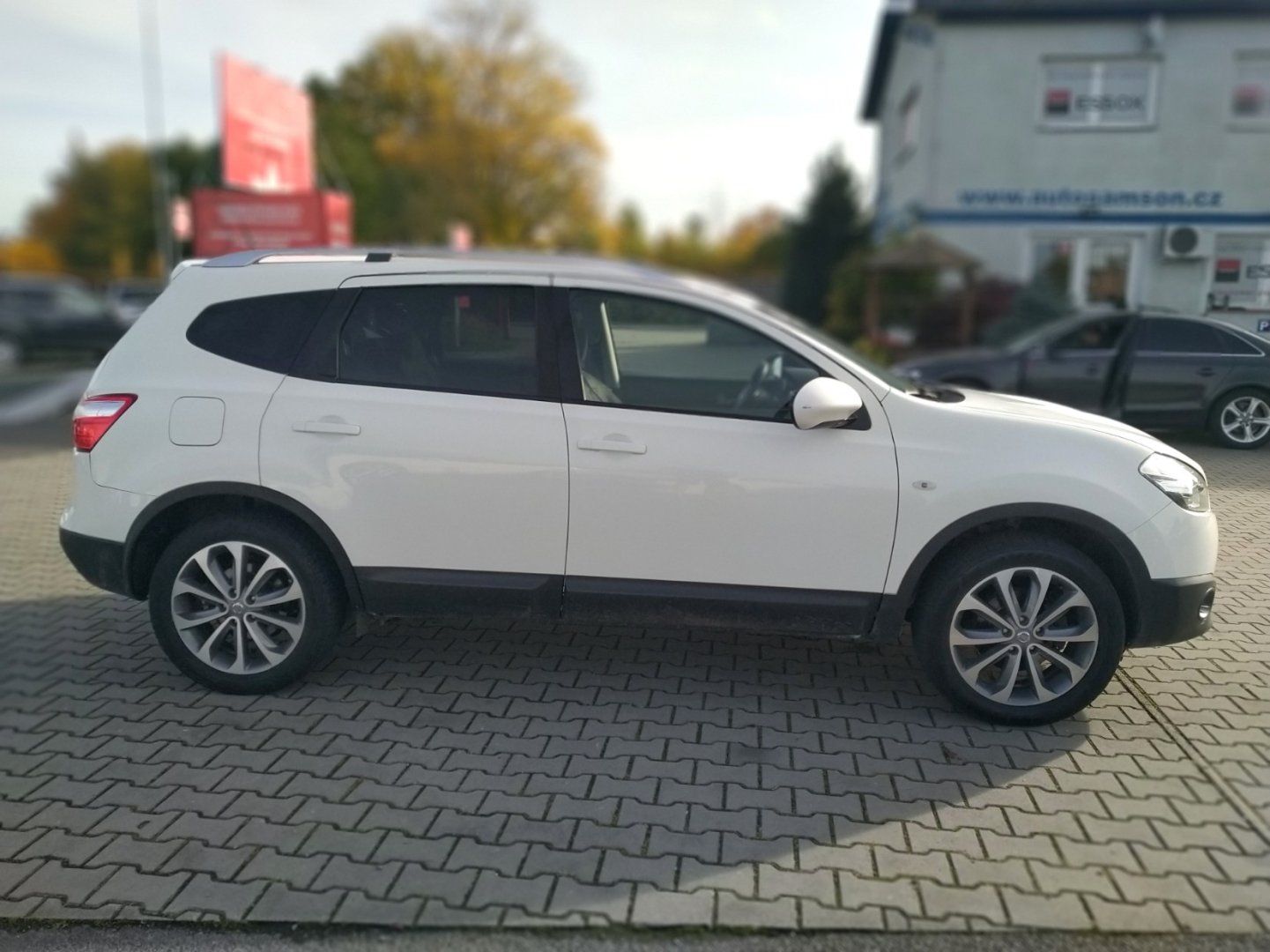 Nissan Qashqai, +2  1,5DCi 76kW *7MÍST*NAVI* - fotka 4