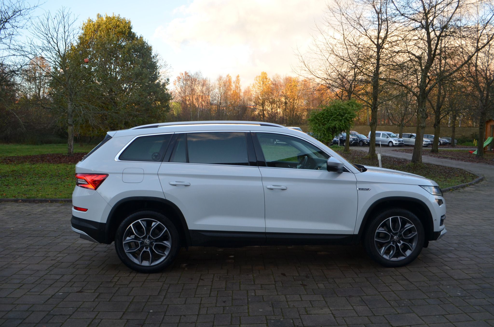 Škoda Kodiaq, SCOUT 2.0TDI 140KW DSG 4*4 TOP - fotka 5