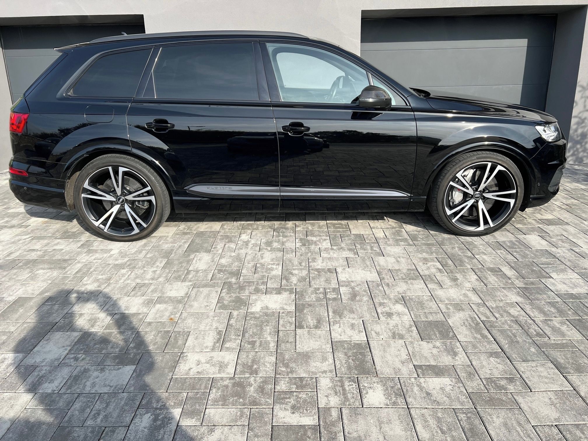 Audi SQ7, Audi exclusive+ceramic+7míst - fotka 5
