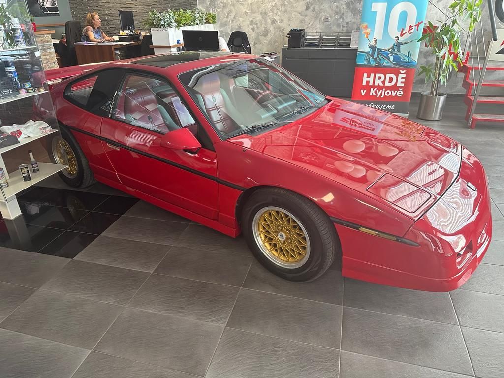 Pontiac, FIERO GT,2.8,93KW, V6,+2.MOTOR - fotka 2