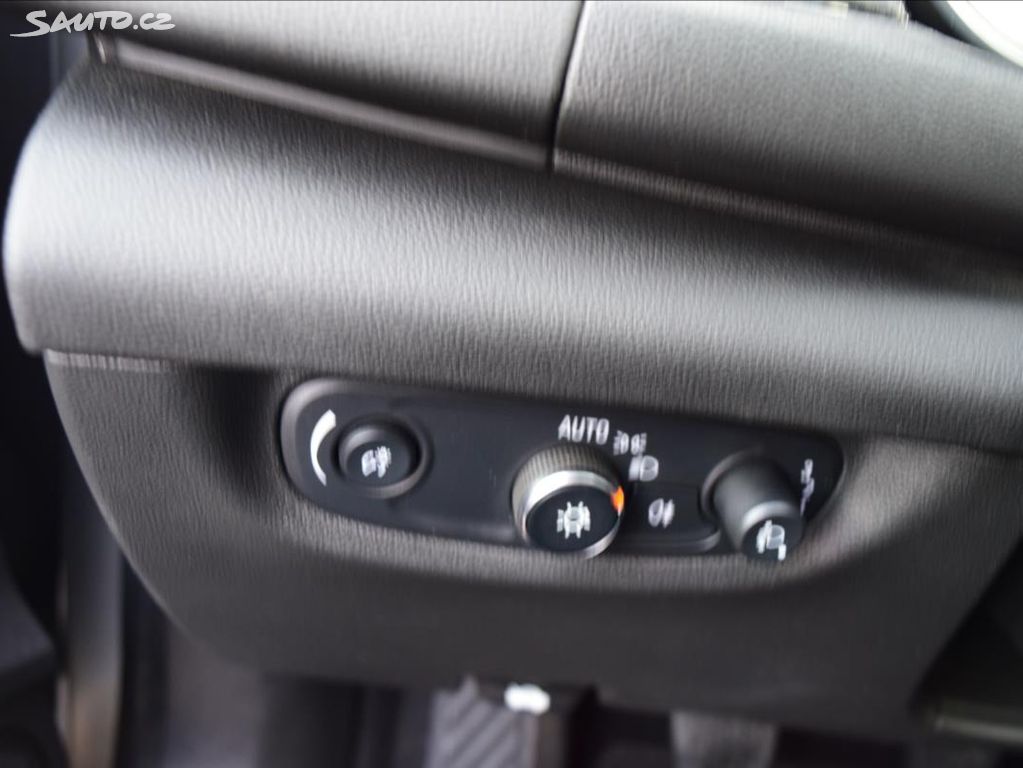 Opel Insignia 1,6 CDTI 81KW NAVI TEMP SENZOR | Sauto.cz