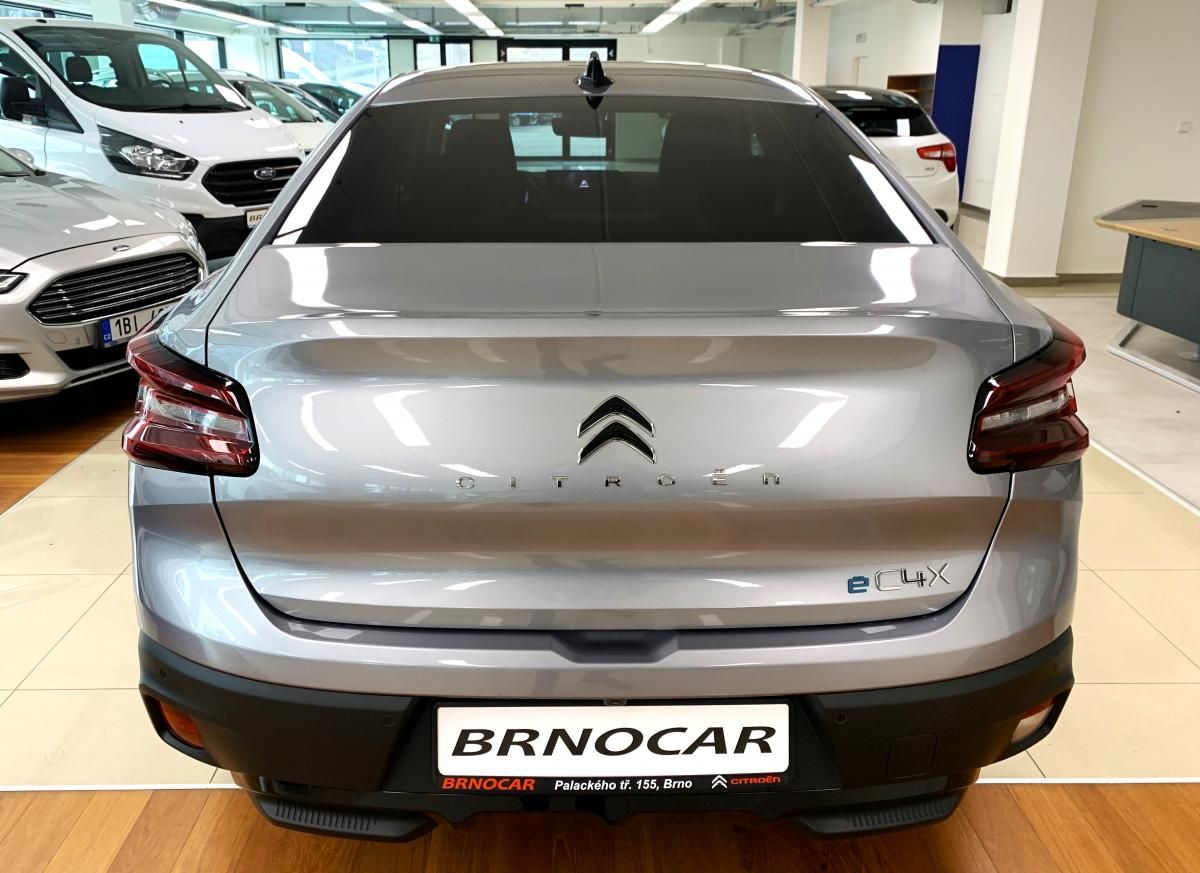 Citroën C4 X, Elektromotor 100 kW/136k Aut. - fotka 5