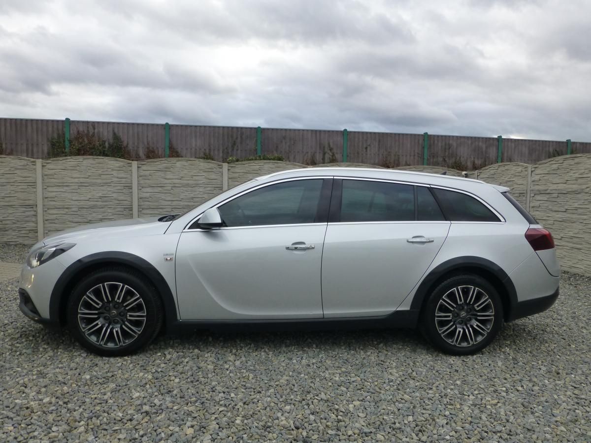 Opel Insignia, 2.0CDTi 4x4 COUNTRY TOURER 1A! - fotka 6