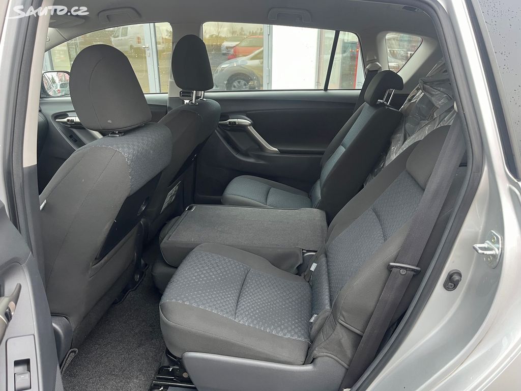 Toyota Verso, fotka 11