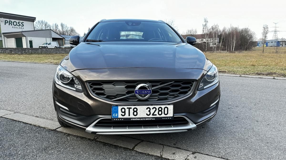 Volvo V60, D4 CROSSCOUNTRY 140KW AUTOMAT - fotka 3