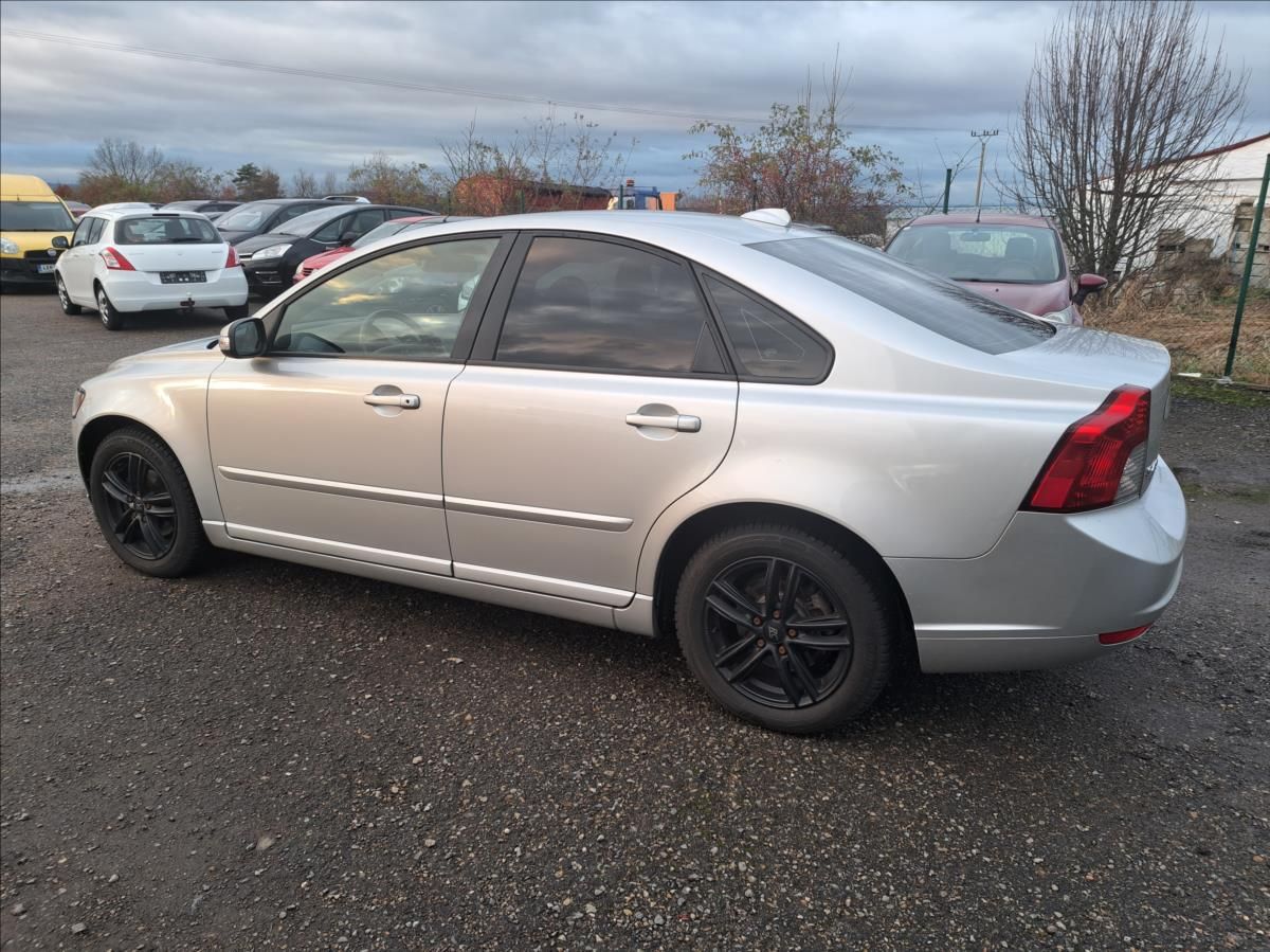 Volvo S40, 1,6 D Momentum - fotka 5