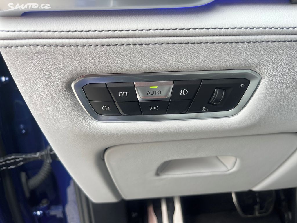 BMW X5, fotka 31
